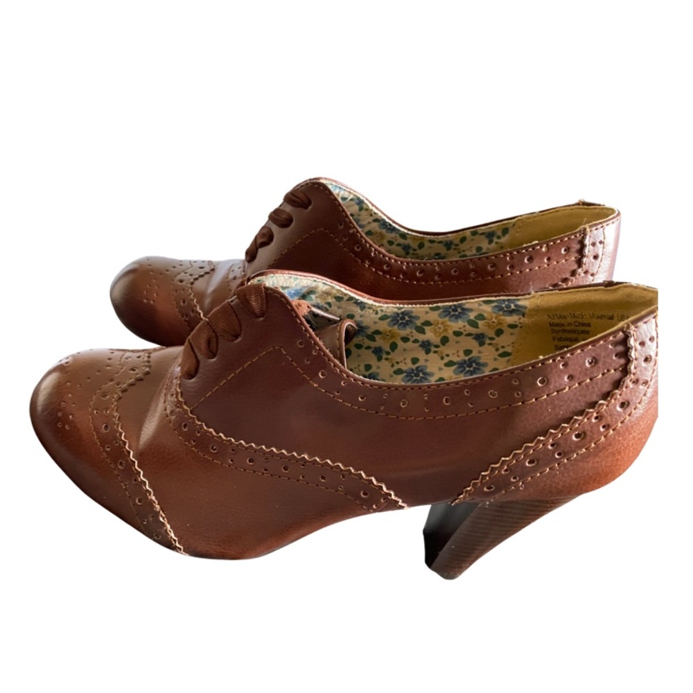 American Eagle by Payless Brown Oxford Heels Sz 9